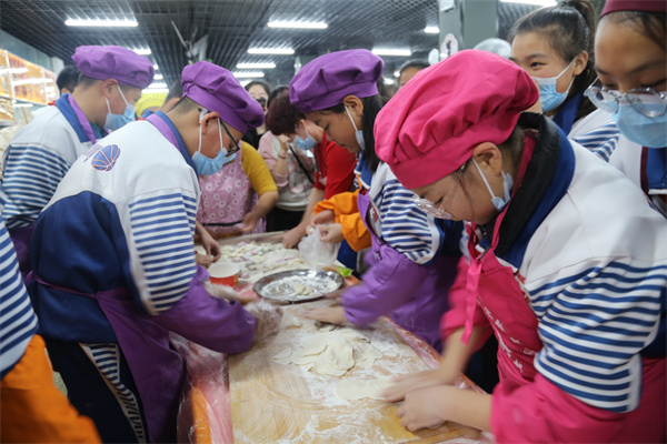 冬至包饺子