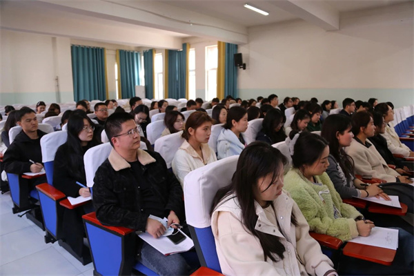 智启教育新程 共筑成长之路 ——记金科实验中学本学期第一期青年教师培训